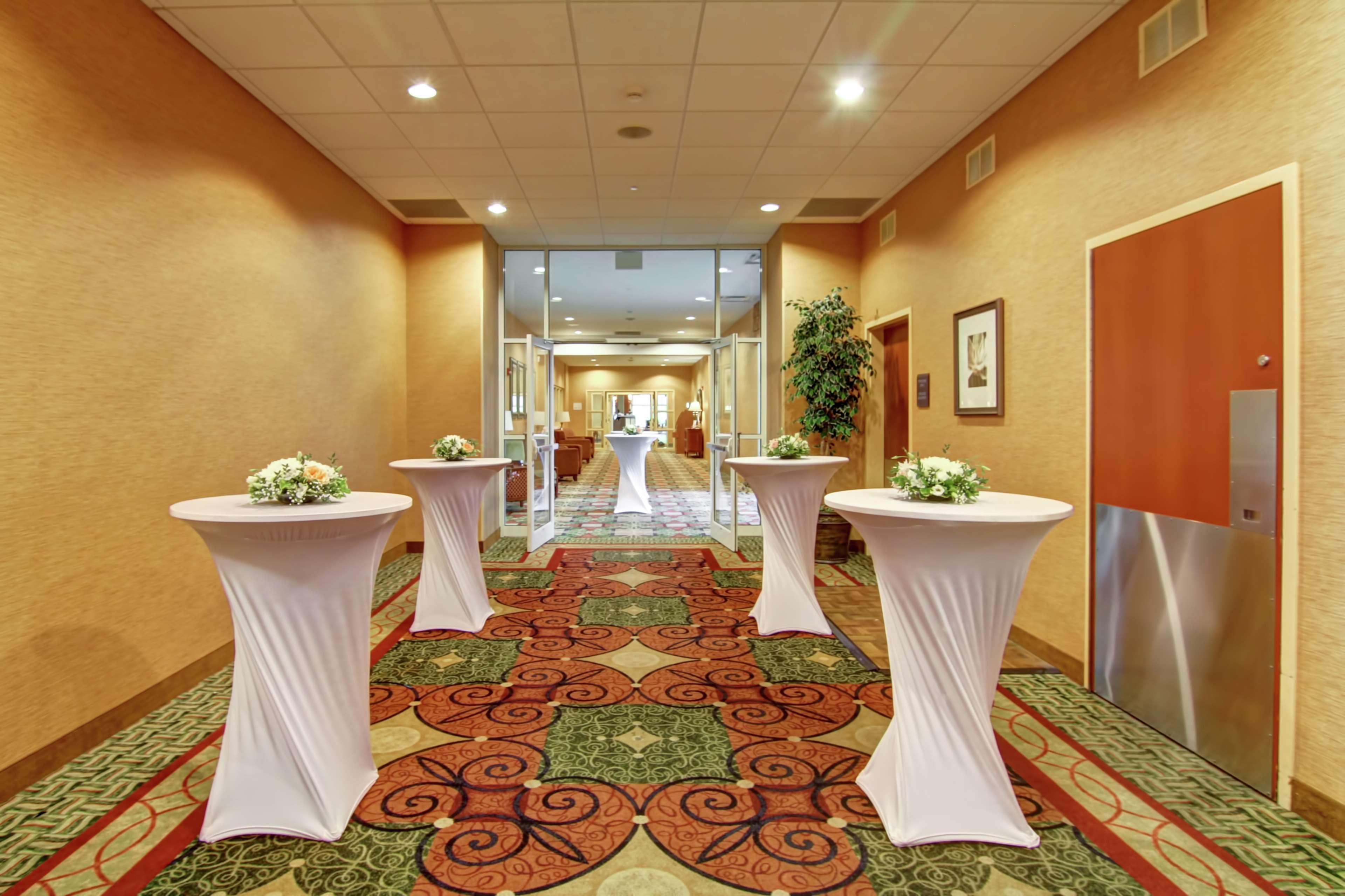 Hilton Garden Inn Ottawa Airport Ngoại thất bức ảnh